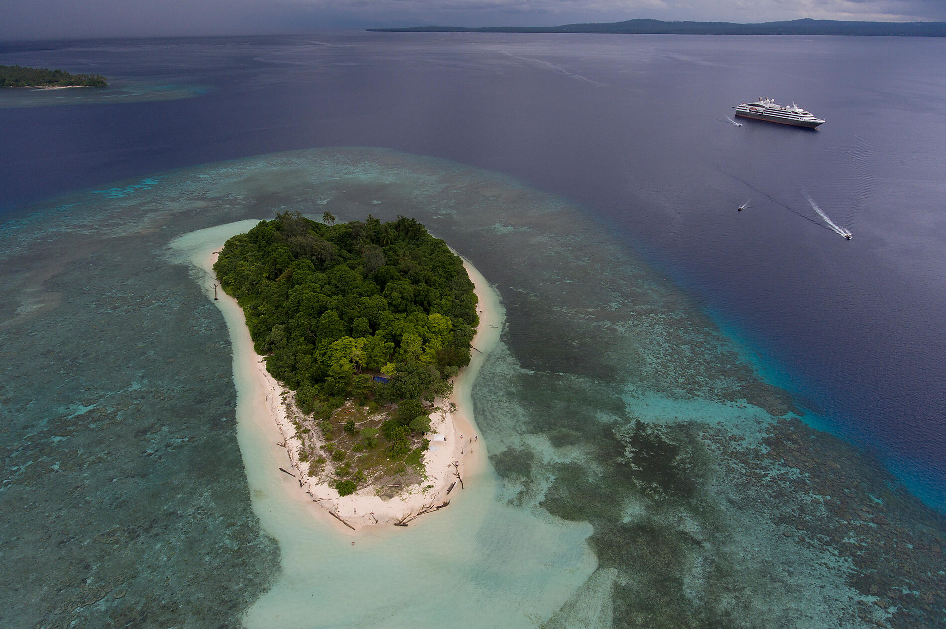 Njari island.jpg