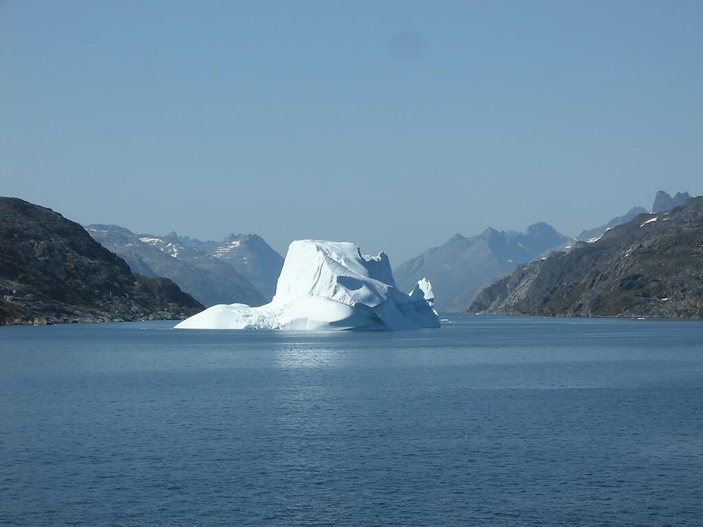 Photo-2-blog-Boréal-16082013-Groenland-Prins-ChristianSund-entrée-du-fjord-photo-Francis-Boudreau.jpg