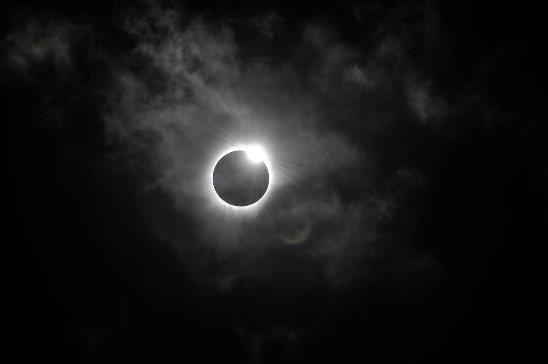 N-781 - copie_S040316_Indonesie-En-Mer_Eclipse-Totale©StudioPONANT-Margot-Sib.jpg