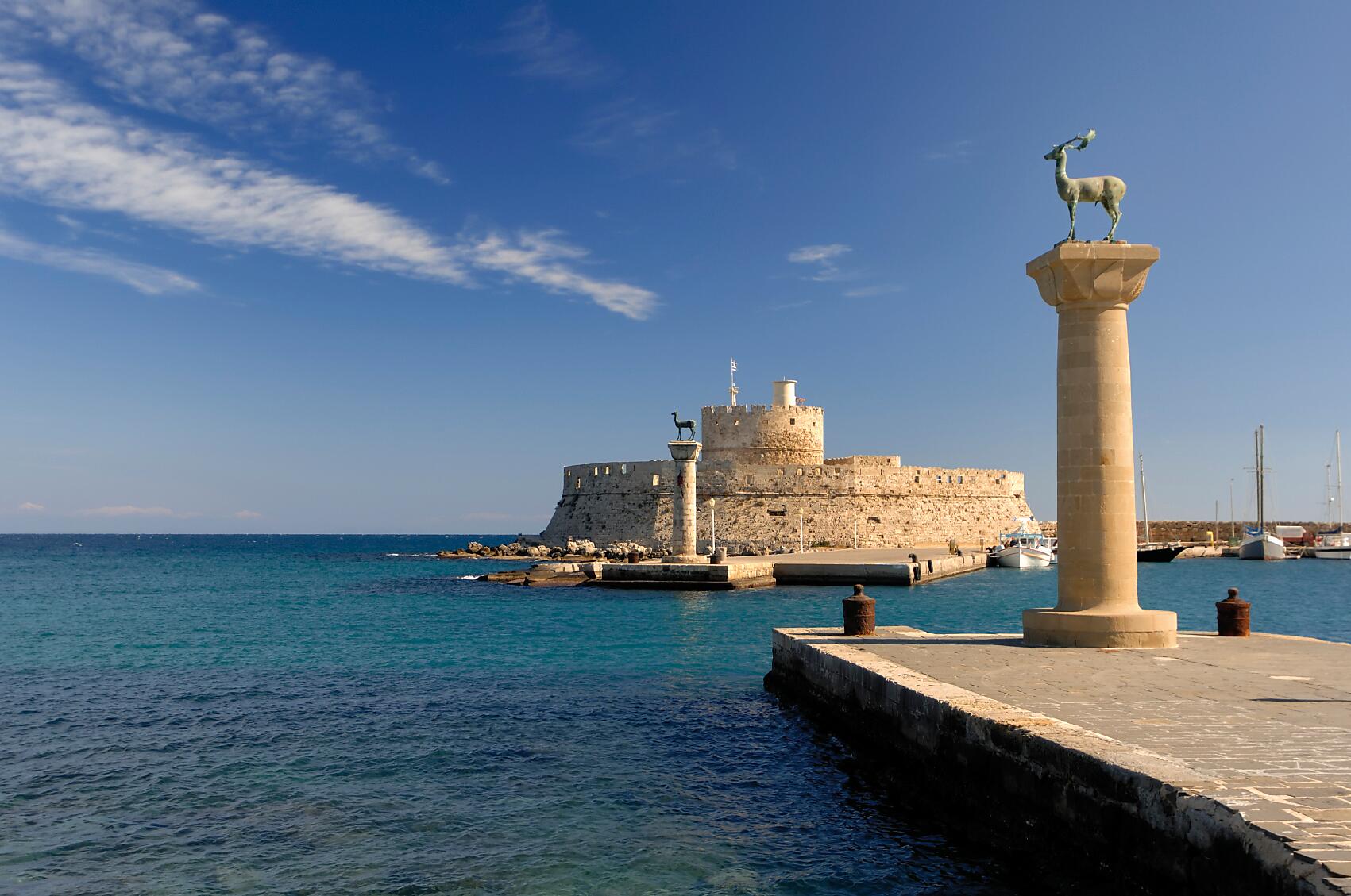 02-05-05-06-02-01-Istockphoto-Greece-Rhodes-Castle.JPEG