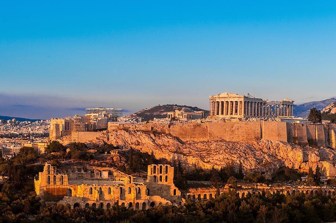 ATHENES LE MUSÉE DE L'ACROPOLE ET LA PLAKA