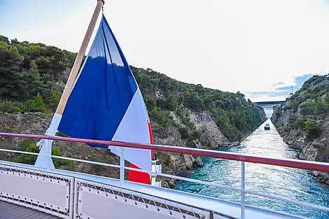 26 Juin 26 - Traversée du canal de Corinthe